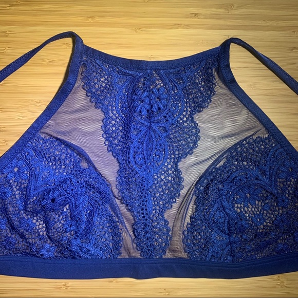 HighNeck Crochet Lace Bralette, Victoria’s Secret - Picture 3 of 6